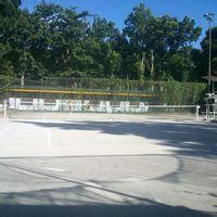 villa aurora tennis court