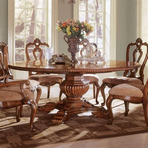 villa cortina round table dining set