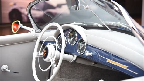 Vintage wedding car. Hire from Photo by www