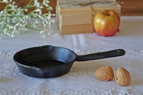 vintage japanese cast iron skillet
