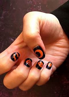 Vinyl Nail Stickers - The Latest Trend In Nail Art