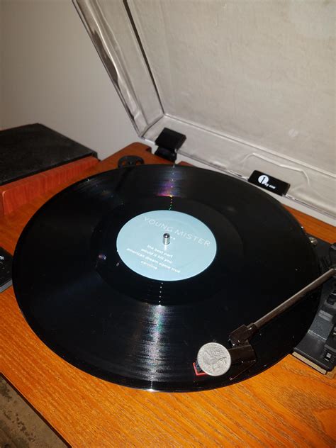 Vinyl record player needle skipping