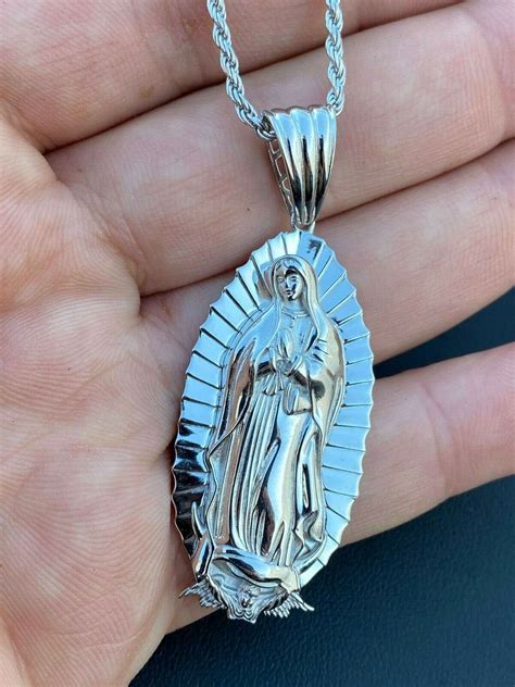 virgin mary necklace in spanish