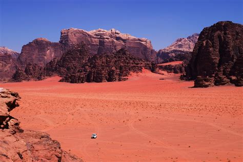 visit Wadi Rum