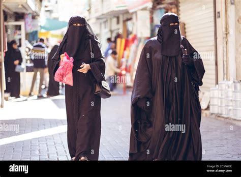 visiting bahrain as a woman