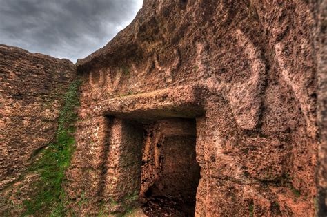 visitor tips Anghelu Ruju Necropolis