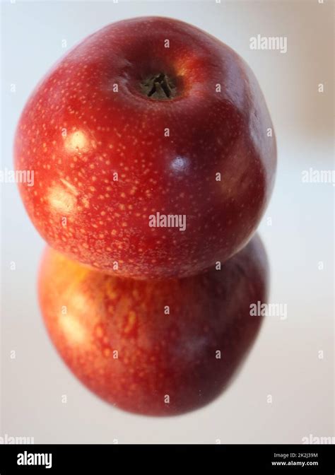 Vitamins In Red Apples