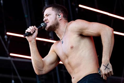 vocalist of imagine dragons