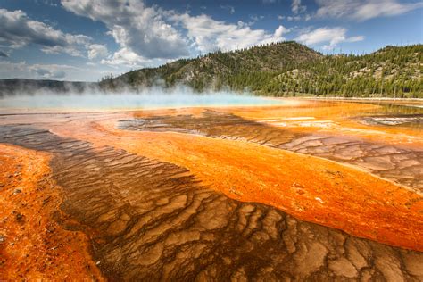 volcanic activity in yellowstone today