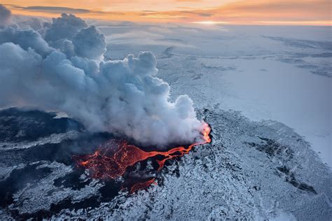 volcanic eruption iceland