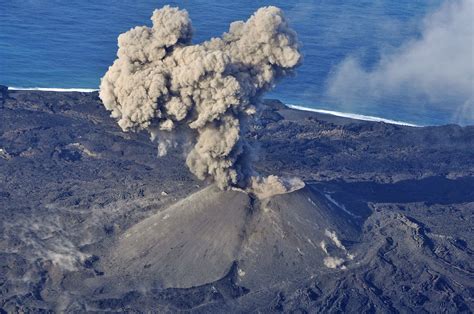 volcanic eruptions in japan