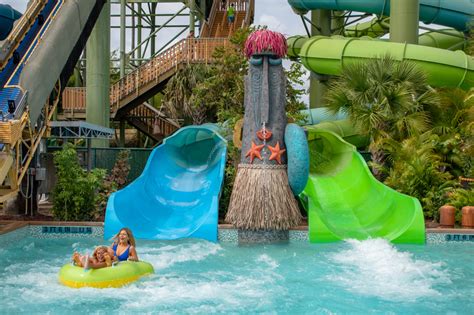 volcano bay hours march 2023