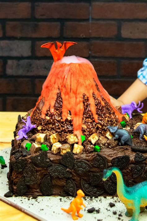 CakeSophia Volcano cake