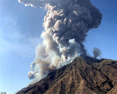 volcano erupted in italy