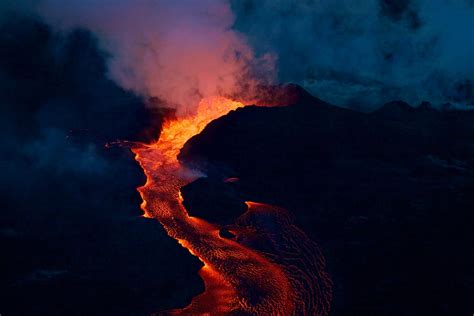 volcano eruption on hawaii