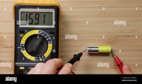 Voltage Test Aa Battery