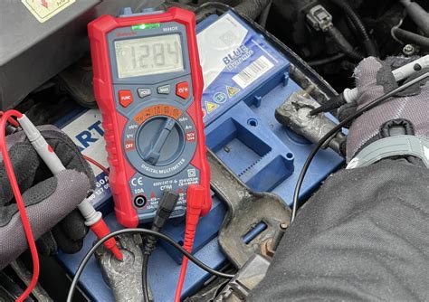 Voltage Test Car Battery