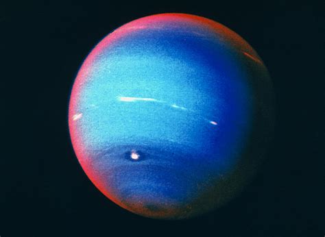 voyager 2 pictures of neptune