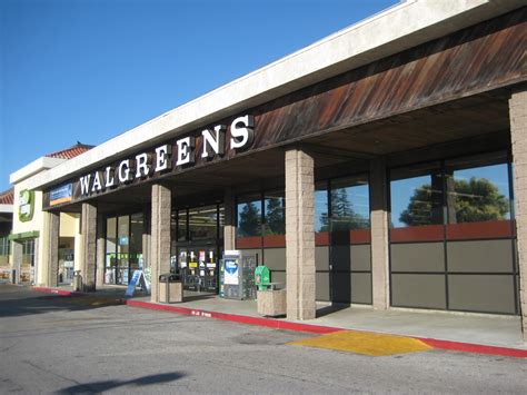 Drug retailers Walgreens, CVS strike a deal