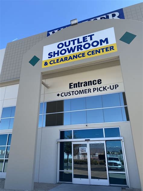 Walker Warehouse On Cheyenne