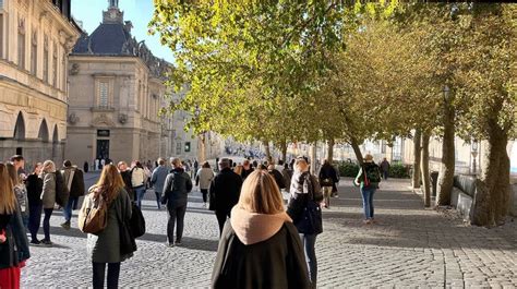 walking tour guide nancy