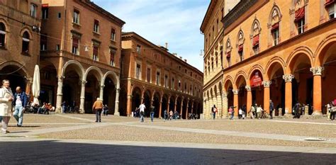 walking tours of bologna