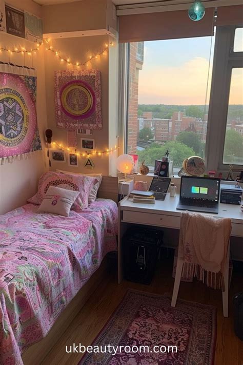 Wall art and mirrors for uni bedroom