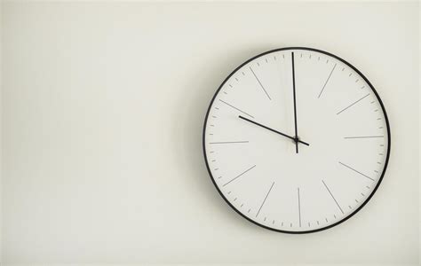 Wall Clock Ideas For Bedroom
