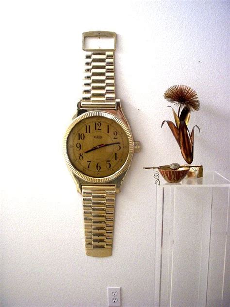 Wall Clock Looks Like Watch