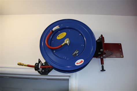 wall mount air hose fitting