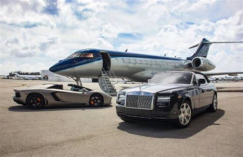 Wallpaper Luxury Cars In Front Of Plane