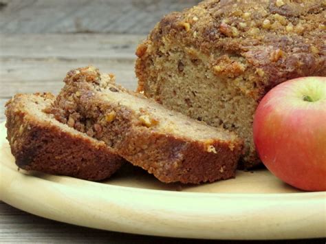 Walnut Bread With Applesauce