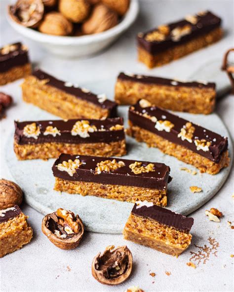Walnut Date Bars Recipe