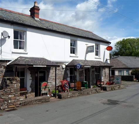 Walnut Tree Stores Llangynidr