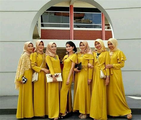 5 Manfaat Warna Jilbab untuk Baju Kuning Kunyit yang Jarang Diketahui