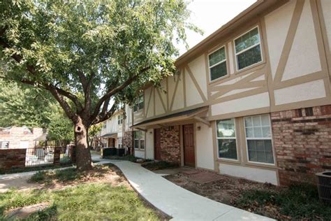 Warwick Apts Okc