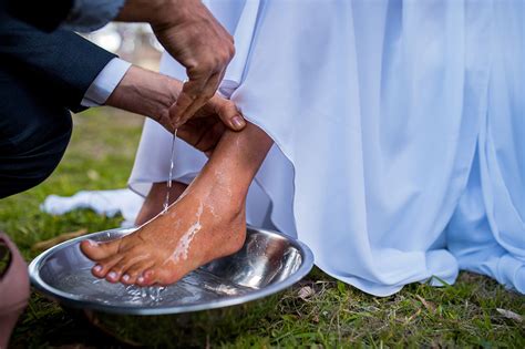 washing feet christian ritual