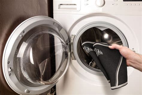 washing knee sleeves in washing machine