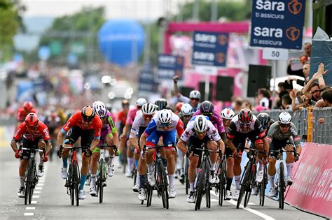 watch giro d italia 2022 live stream