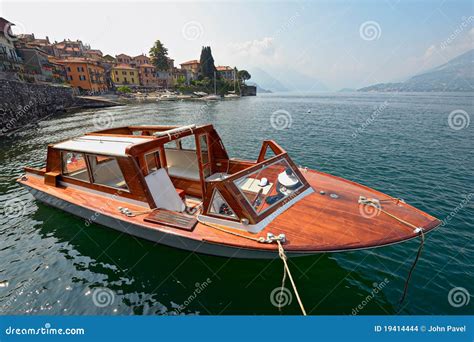 water taxi lake como italy