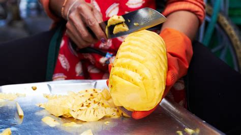 Ways To Open Pineapple