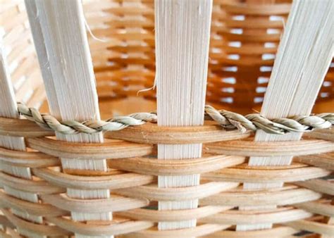 Weaving Reed Baskets