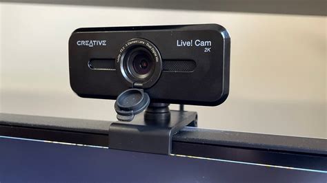 Webcam broadcaster and viewer interaction