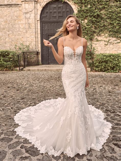 Pronovias x Kleinfeld Bridal & Wedding Dress Collection Fall 2020