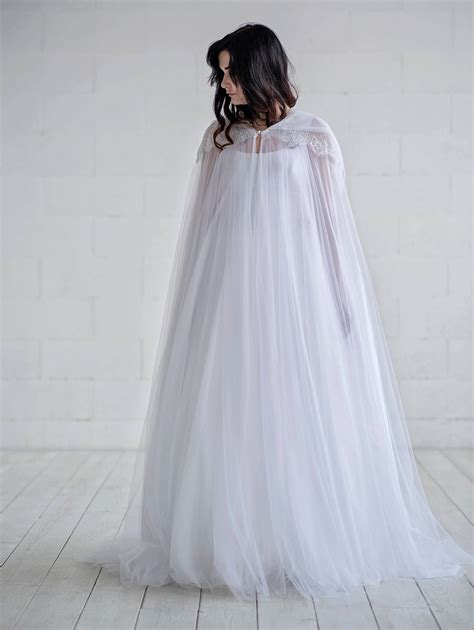 30 Stunning Bridal Capes for Wedding Dresses that You Will Love