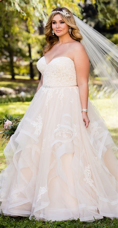 wedding dresses for petite plus size brides