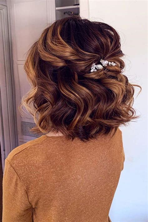 Perfect Wedding Guest Hair Shoulder Length With Simple Style