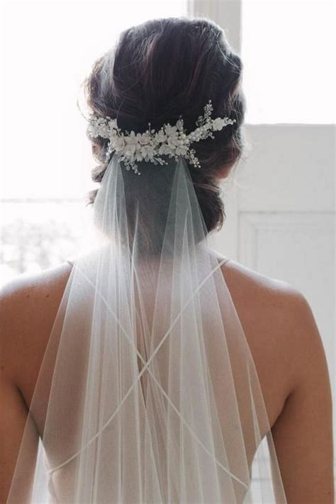 15 Classic Wedding Hairstyles that Work Well with Veils in 2022 Emma