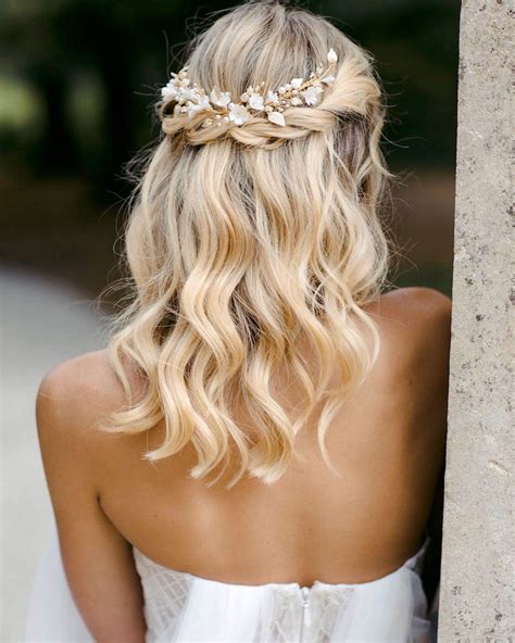  79 Stylish And Chic Wedding Hairdo For Medium Length Hair Trend This Years