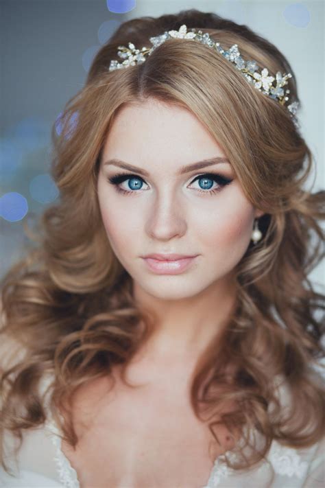 Stunning Wedding Hairstyles For Long Hair With Tiara For New Style